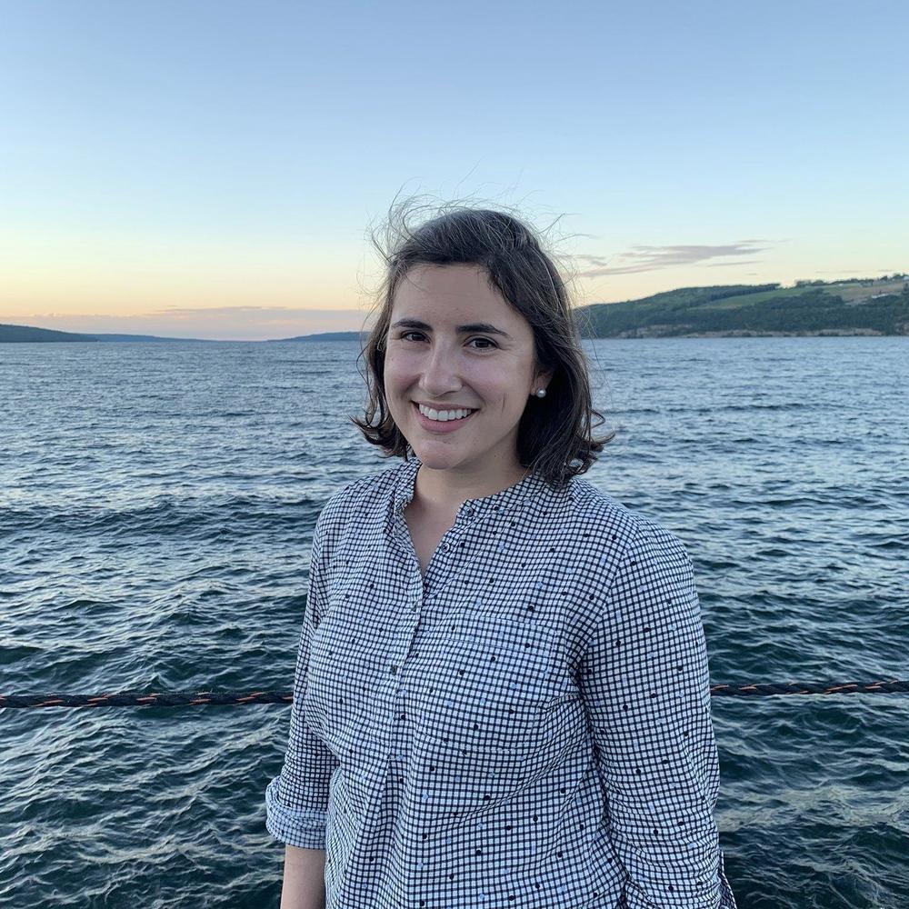 Meet your Posher, Rebecca
